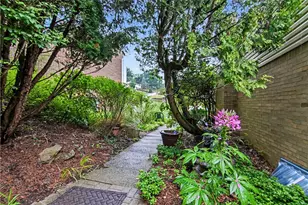 405 Peters Dr, Pittsburgh, PA 15116 - Photo 44