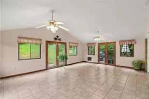 405 Peters Dr, Pittsburgh, PA 15116 - Photo 18