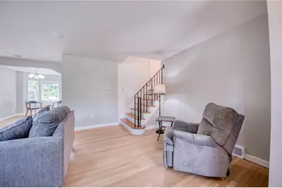 145 Marshall Cir, Pittsburgh, PA 15236 - Photo 4