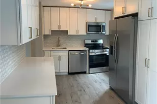 203 Parkwood Dr, Cranberry Township, PA 16066 - Photo 2