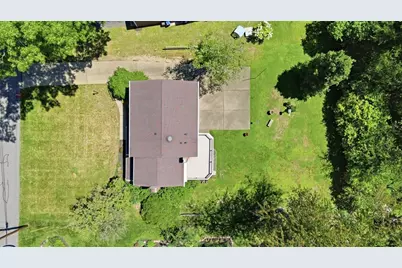 137 Kenney Dr, Leet Township, PA 15143 - Photo 2
