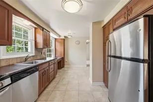 137 Kenney Dr, Leet Township, PA 15143 - Photo 16