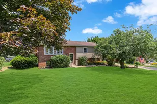 120 Mackall Dr, Brighton Township, PA 15009 - Photo 2