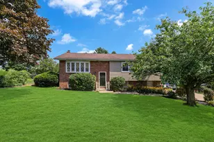 120 Mackall Dr, Brighton Township, PA 15009 - Photo 1