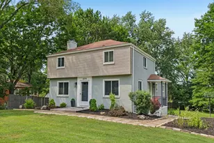 1573 Crestview Dr, Pittsburgh, PA 15237 - Photo 1