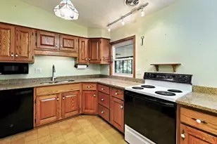 68 Kathleen Dr, Robinson Twp, PA 15136 - Photo 10