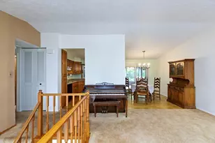 68 Kathleen Dr, Robinson Twp, PA 15136 - Photo 8