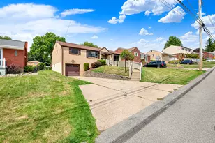 492 Lois Dr, Pittsburgh, PA 15236 - Photo 2
