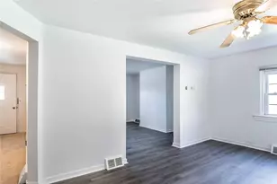 615 Beltzhoover Ave, Pittsburgh, PA 15210 - Photo 10
