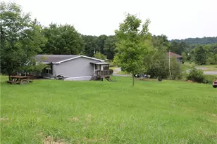 403 Park Dr, Burrel-Blacklick, PA 15717 - Photo 2