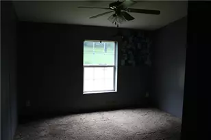 403 Park Dr, Burrel-Blacklick, PA 15717 - Photo 10