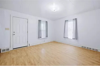 1016 Hamilton Ave, Farrell, PA 16121 - Photo 6