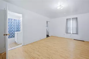 1016 Hamilton Ave, Farrell, PA 16121 - Photo 10