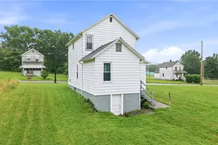 1016 Hamilton Ave, Farrell, PA 16121 - Photo 34