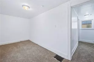 1016 Hamilton Ave, Farrell, PA 16121 - Photo 20