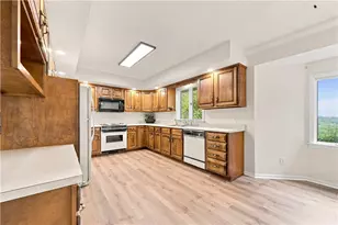 129 Chapel View Dr, Hempfield Township, PA 15601 - Photo 16