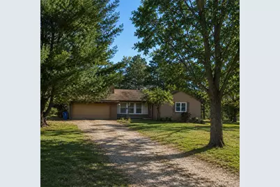 116 1st St, Evans City, PA 16033 - Photo 1