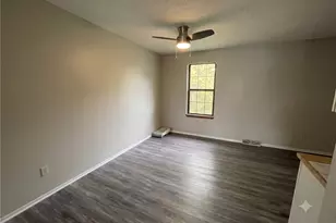 71 Meanor St, Imperial, PA 15126 - Photo 4