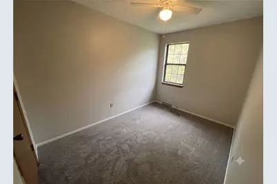 71 Meanor St, Imperial, PA 15126 - Photo 8