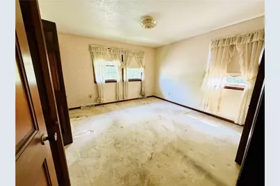 225 E End Rd, Centerville, PA 15417 - Photo 10