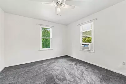 1221 Oakleaf Dr, Pittsburgh, PA 15207 - Photo 14