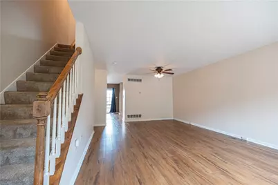 222 Castle Creek Dr, Seven Fields Boro, PA 16046 - Photo 4