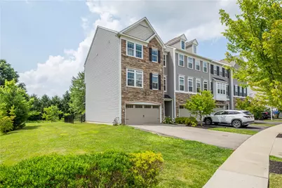 231 Eagle Dr, Cranberry Township, PA 16066 - Photo 2