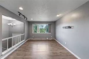 1 Fawcett Cir, Coraopolis, PA 15108 - Photo 2