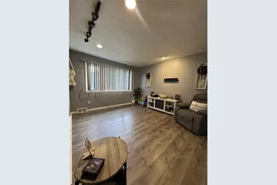 1 Fawcett Cir, Coraopolis, PA 15108 - Photo 2