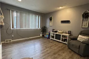 1 Fawcett Cir, Coraopolis, PA 15108 - Photo 2