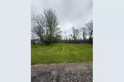 1210 Francis Pl, New Castle, PA 16101 - Photo 2