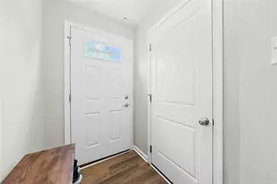 106 Arbor Trail Dr, Robinson Twp, PA 15136 - Photo 2