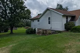 421 New Castle, Butler, PA 16001 - Photo 10
