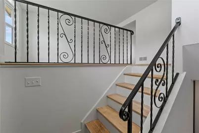 533 Elmview Dr, Elizabeth Twp/Boro, PA 15037 - Photo 2