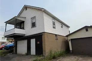 204 1/2 Longfellow St, Vandergrift, PA 15690 - Photo 2