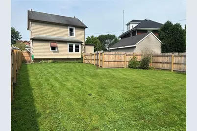 375 Wengler Ave, Sharon, PA 16146 - Photo 2
