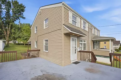 321 Cedar St, Jeannette, PA 15644 - Photo 4