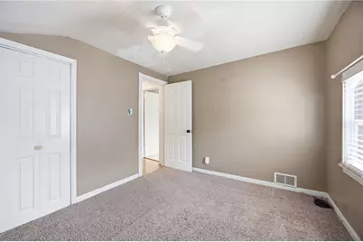 321 Cedar St, Jeannette, PA 15644 - Photo 18
