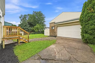 1221 Pocono St, Pittsburgh, PA 15218 - Photo 36