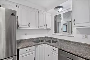 208 Tyrol Dr, Pittsburgh, PA 15227 - Photo 10