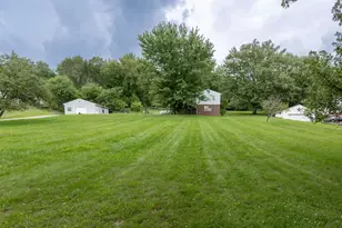 208 McCleary Rd, Hookstown, PA 15050 - Photo 2