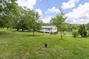 208 McCleary Rd, Hookstown, PA 15050 - Photo 8
