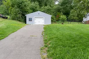 208 McCleary Rd, Hookstown, PA 15050 - Photo 4