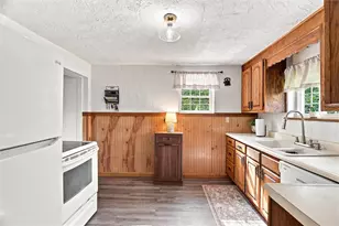 352 Mountain View Rd, Union Township, PA 16101 - Photo 6