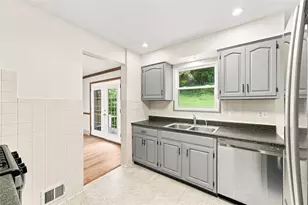 4125 Tuxey Ave, Pittsburgh, PA 15227 - Photo 8