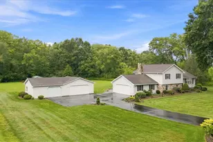 241 Catalina Dr, Neshannock Township, PA 16105 - Photo 2
