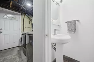 23 Pioneer Ave, Ross Twp, PA 15229 - Photo 22