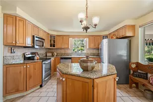 1271 Cardinal Dr, Scott Township, PA 15243 - Photo 8