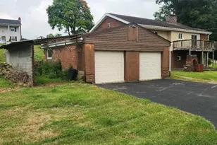 102 Mahony Ave, Ellport Boro, PA 16117 - Photo 4