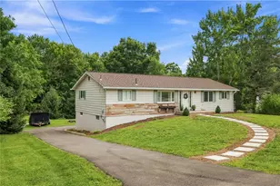 6105 Crestmont Dr, Penn Township, PA 16002 - Photo 2
